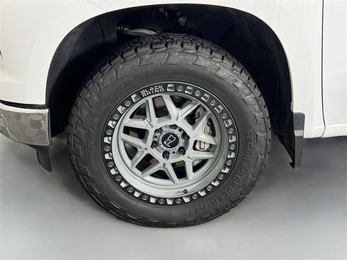 Used 2025 Chevrolet Silverado 1500 LT image 26