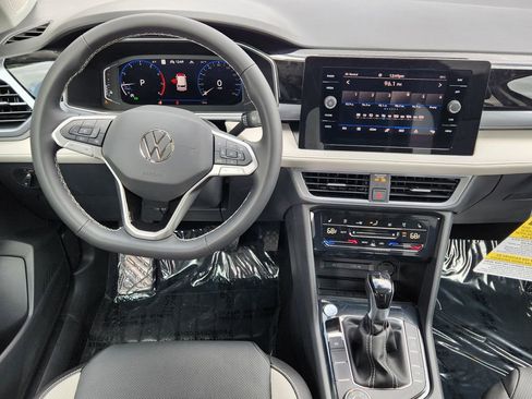 New 2026 Volkswagen Taos SEL AWD/4WD image 3