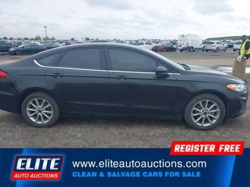 Used 2020 Ford Fusion SE image 27