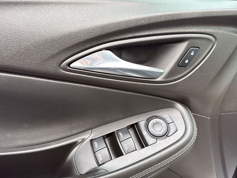 Used 2021 Buick Encore GX Preferred w/ Cold Weather Comfort Package FWD image 10