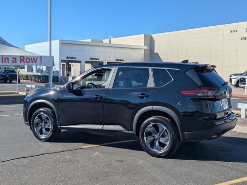 Certified 2025 Nissan Rogue SV image 4