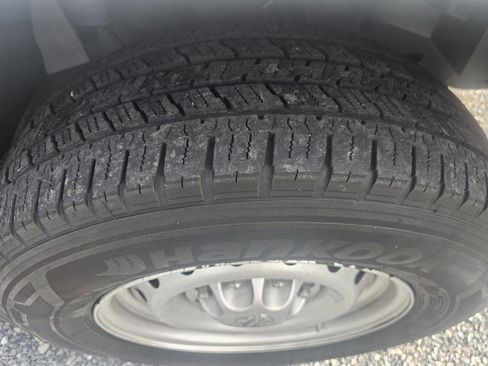 Used 2019 Nissan NV 2500 S image 12