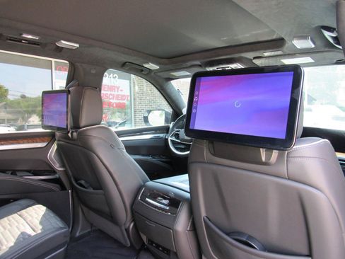 Used 2026 Cadillac Escalade Platinum Sport w/ LPO, ONYX Package AWD/4WD image 45