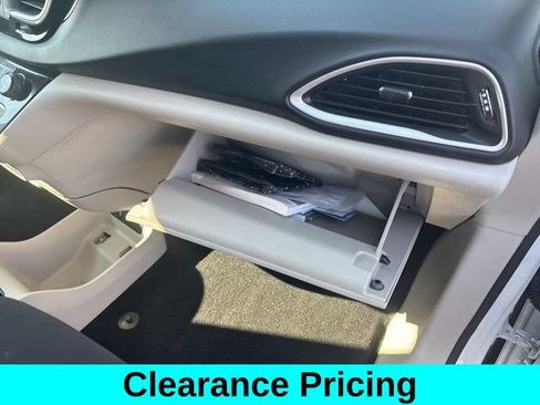 Used 2023 Chrysler Voyager LX FWD image 39