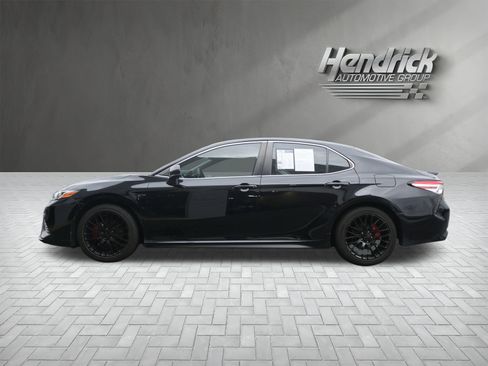 Used 2020 Toyota Camry SE image 6