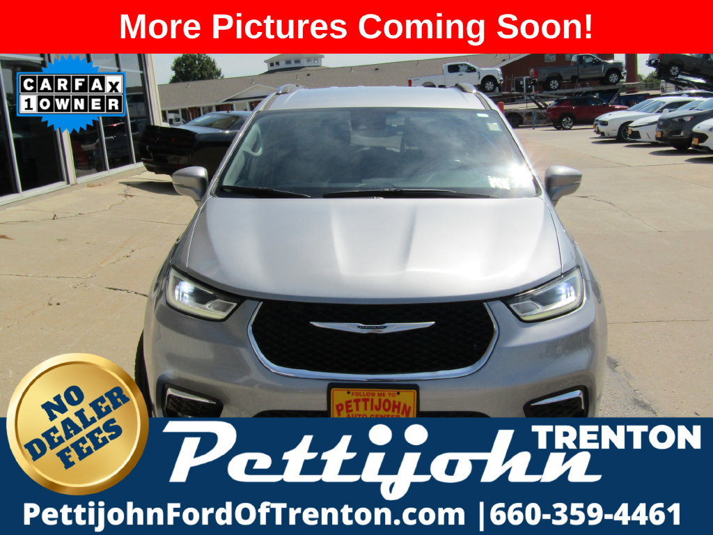 Used 2021 Chrysler Pacifica Touring-L FWD image 13