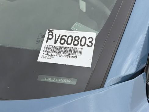 Used 2023 Volvo XC40 B5 Ultimate AWD/4WD image 32