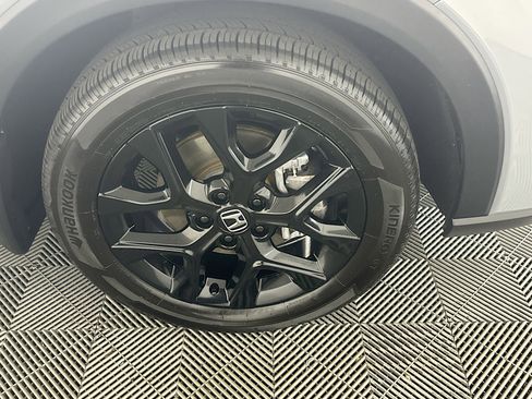 Used 2024 Honda HR-V Sport image 11