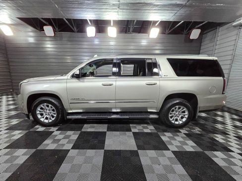 Used 2017 GMC Yukon XL SLT w/ Open Road Package image 8