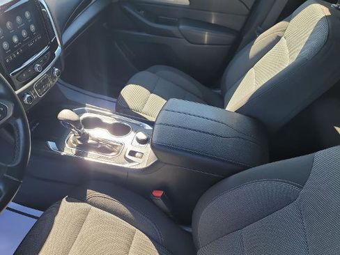 Used 2023 Chevrolet Traverse LT image 19
