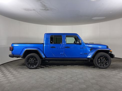 Used 2024 Jeep Gladiator Sport image 5