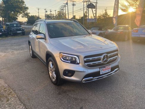 Used 2020 Mercedes-Benz GLB 250 4MATIC image 5