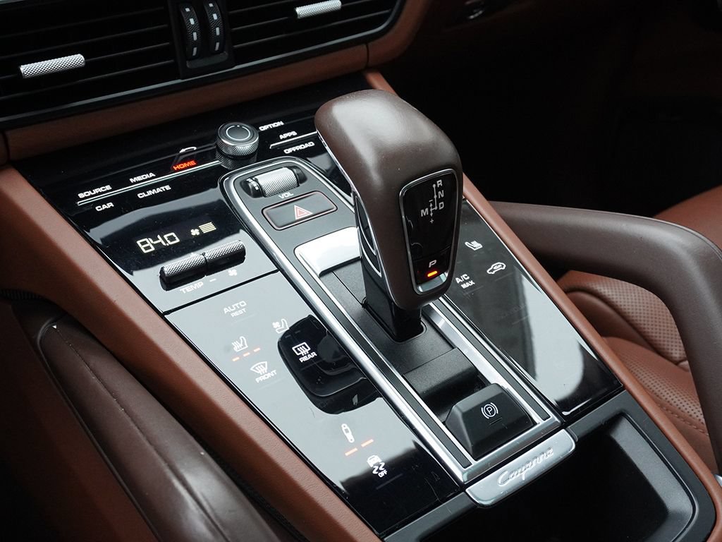 Used 2022 Porsche Cayenne Turbo AWD/4WD image 64