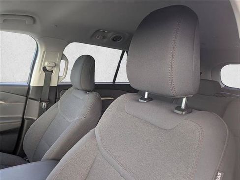 Used 2025 Ford Explorer Active RWD image 14