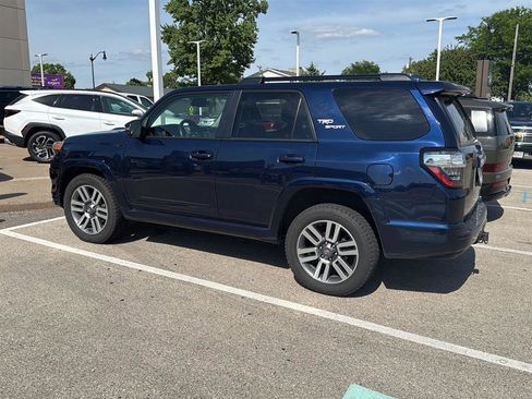 Used 2022 Toyota 4Runner TRD Sport w/ Technology Package AWD/4WD image 12