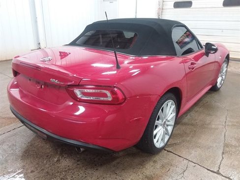 Used 2018 FIAT 124 Spider Lusso RWD image 3