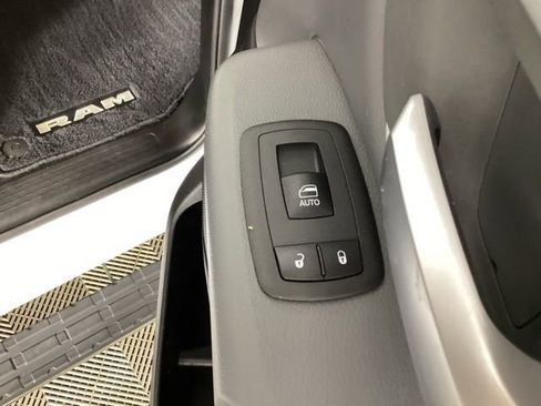 Used 2021 RAM 1500 Big Horn image 33