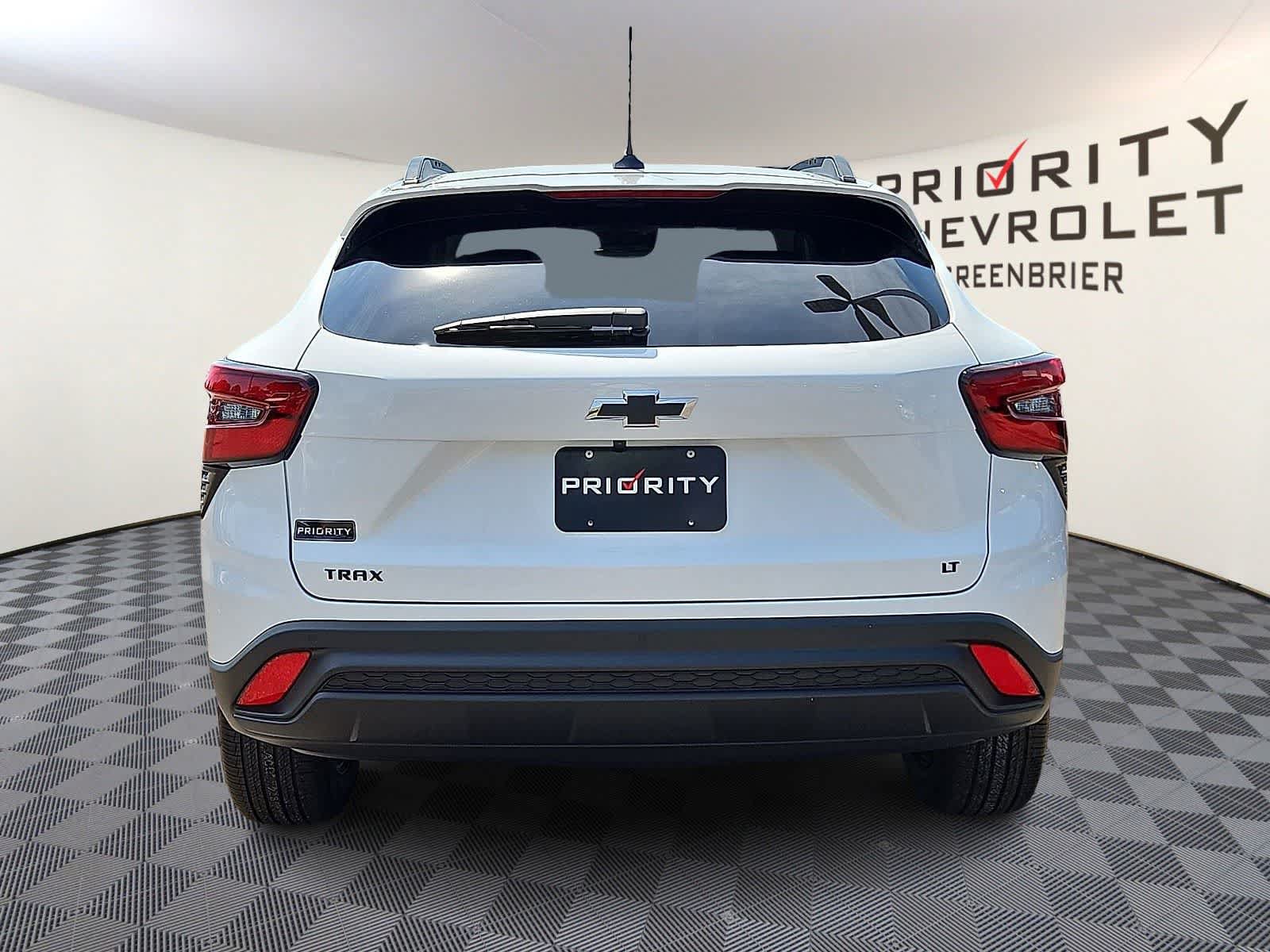 New 2026 Chevrolet Trax LT w/ Driver Confidence Package FWD image 5