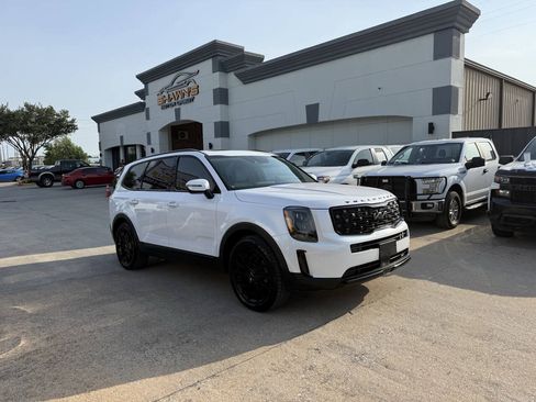 Used 2022 Kia Telluride EX w/ EX Premium Package AWD/4WD image 2