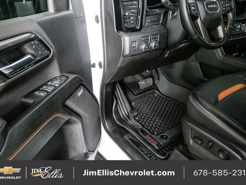 Used 2024 GMC Sierra 2500 AT4 w/ Technology Package image 8