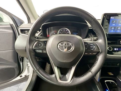 Used 2022 Toyota Corolla Cross LE image 16