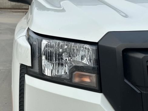 Certified 2023 Nissan Frontier S image 32