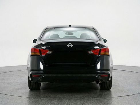 Used 2025 Nissan Altima 2.5 SV image 7