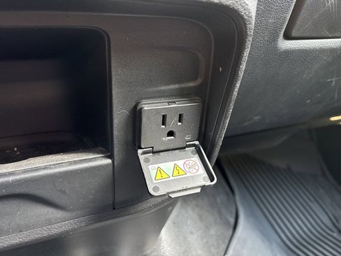 Used 2023 RAM 2500 Tradesman w/ Safety Group image 23