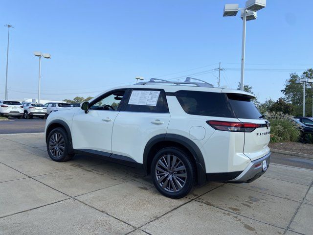 Used 2024 Nissan Pathfinder SL w/ SL Premium Package FWD image 8