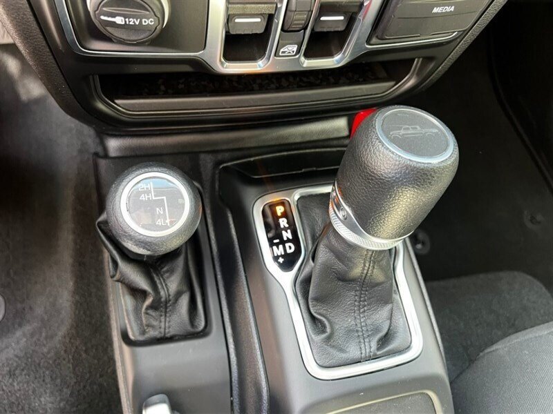 Used 2023 Jeep Gladiator Sport AWD/4WD image 27