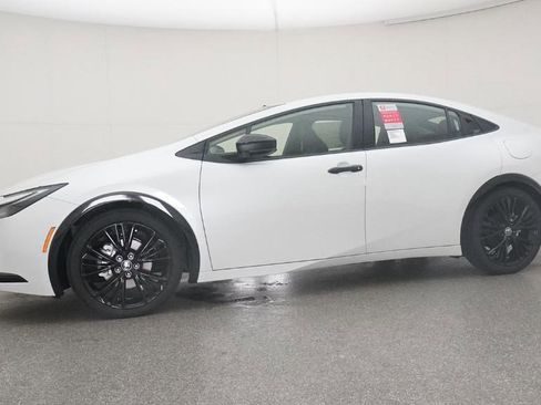 New 2026 Toyota Prius Plug-In Hybrid image 8