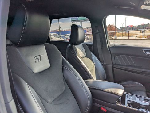 Used 2020 Ford Edge ST image 27