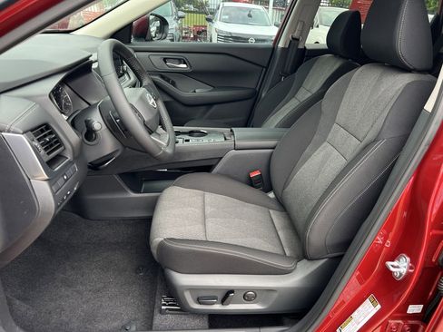 Used 2026 Nissan Rogue SV FWD image 19