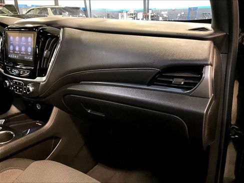 Used 2023 Chevrolet Traverse LT image 13
