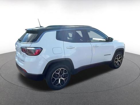 Used 2025 Jeep Compass Limited image 15