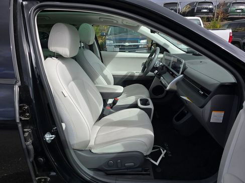 Used 2024 Hyundai Ioniq 5 Limited image 11