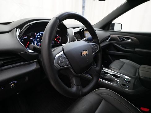 Used 2023 Chevrolet Traverse Premier AWD/4WD image 8