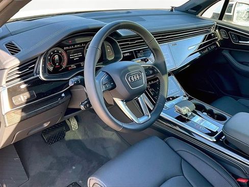 New 2025 Audi Q7 3.0T Prestige image 6