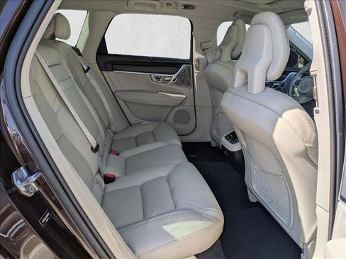 Used 2017 Volvo V90 T6 Cross Country image 21
