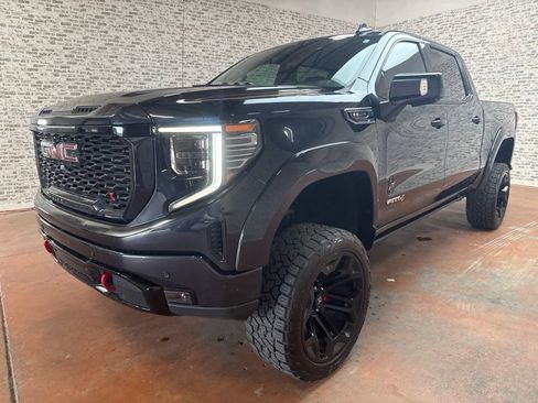 Used 2023 GMC Sierra 1500 AT4 w/ AT4 Premium Package AWD/4WD image 3