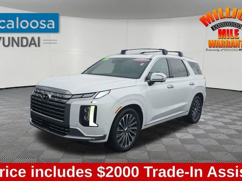 Used 2024 Hyundai Palisade Calligraphy FWD image 3