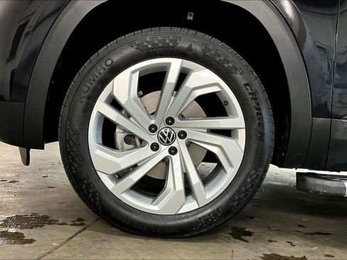 Used 2023 Volkswagen Atlas SE w/ Panoramic Sunroof Package image 12