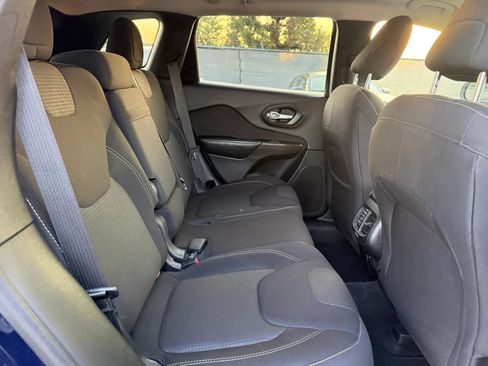Used 2016 Jeep Cherokee Latitude AWD/4WD image 20