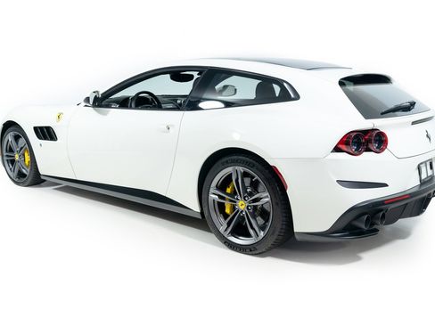 Certified 2018 Ferrari GTC4Lusso image 4