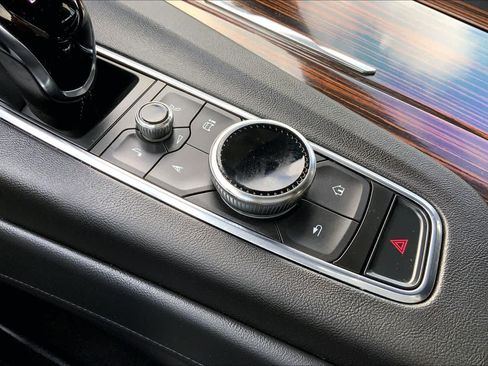 Used 2024 Cadillac Escalade Premium Luxury RWD image 36