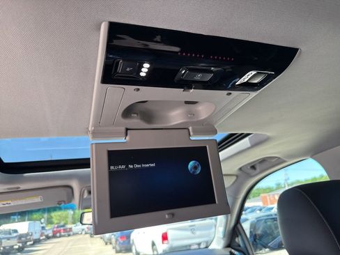 Used 2016 Cadillac Escalade ESV Premium AWD/4WD image 44