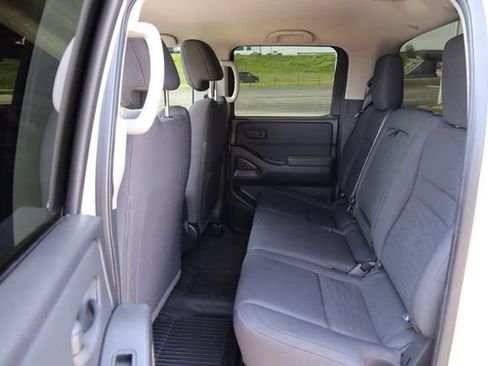 Used 2022 Nissan Frontier S w/ Technology Package AWD/4WD image 10