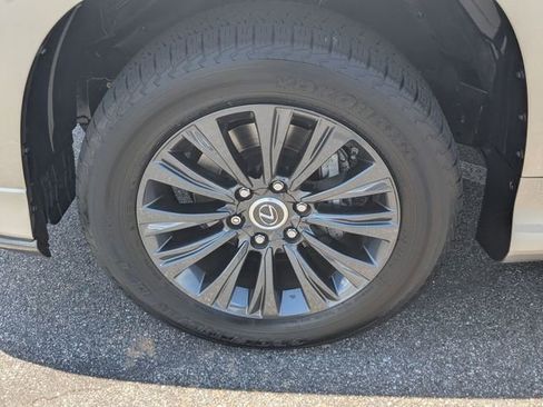 Used 2022 Lexus GX 460 Premium w/ Accessory Package AWD/4WD image 30