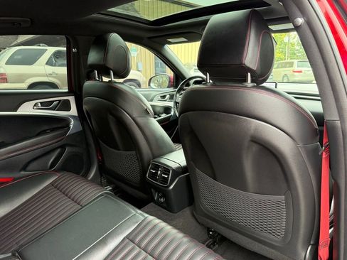 Used 2022 Genesis G70 3.3T w/ Sport Advanced Package image 19