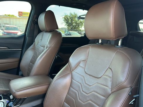 Used 2022 Kia Telluride SX w/ SX Prestige Package image 14